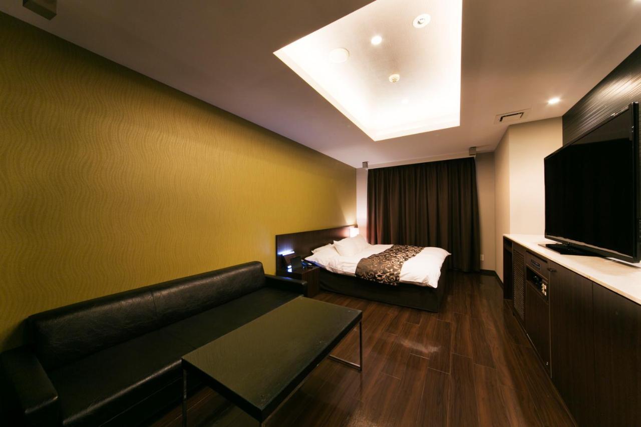 Hotel Lotus Toyonaka (Adults Only) Buitenkant foto