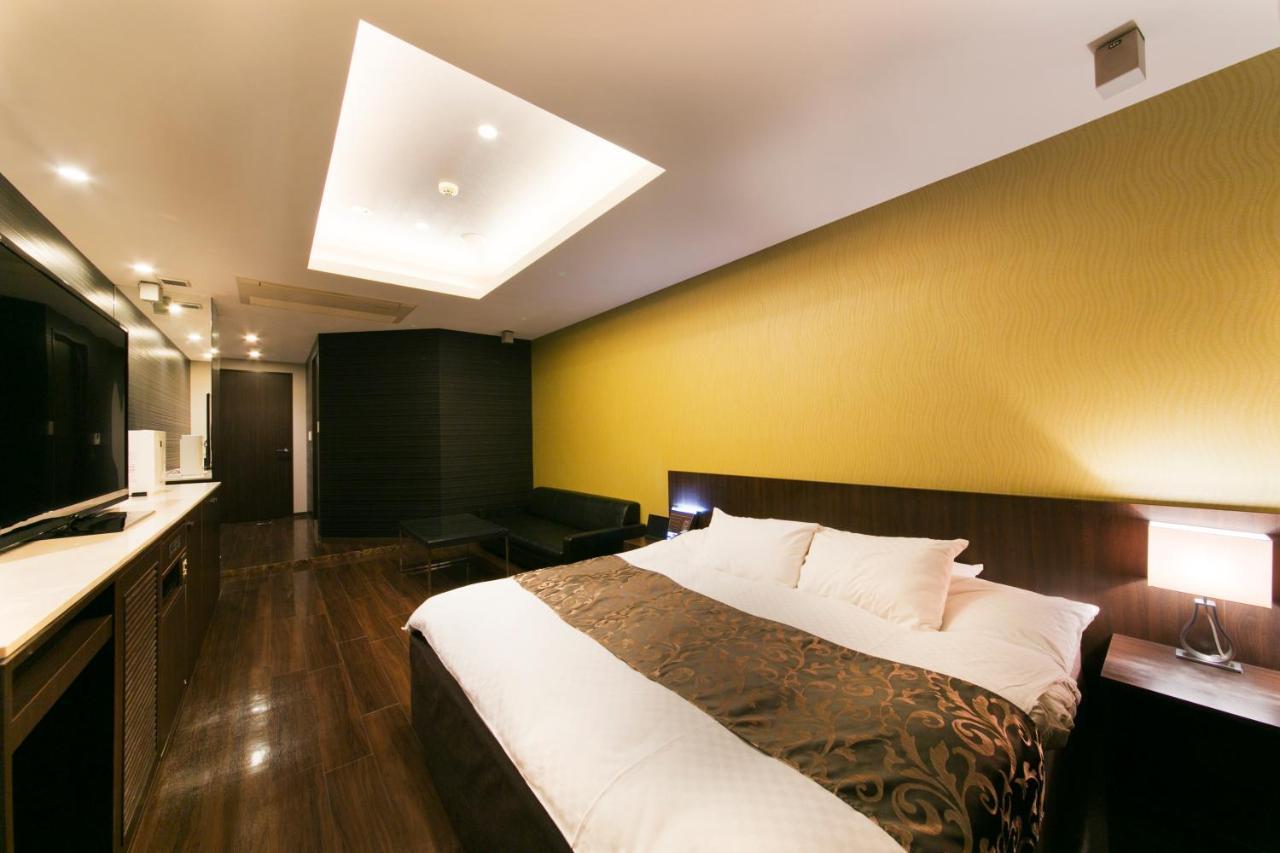 Hotel Lotus Toyonaka (Adults Only) Buitenkant foto