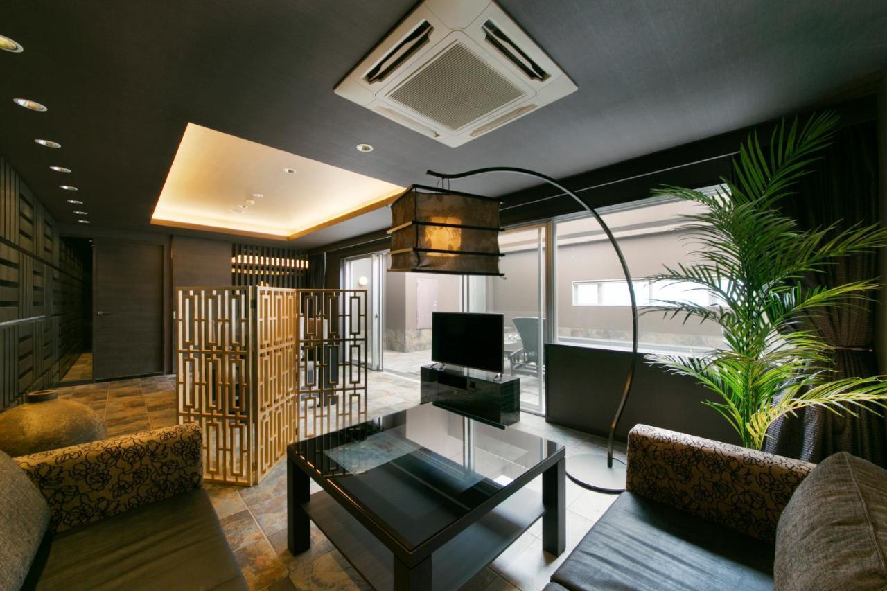 Hotel Lotus Toyonaka (Adults Only) Buitenkant foto