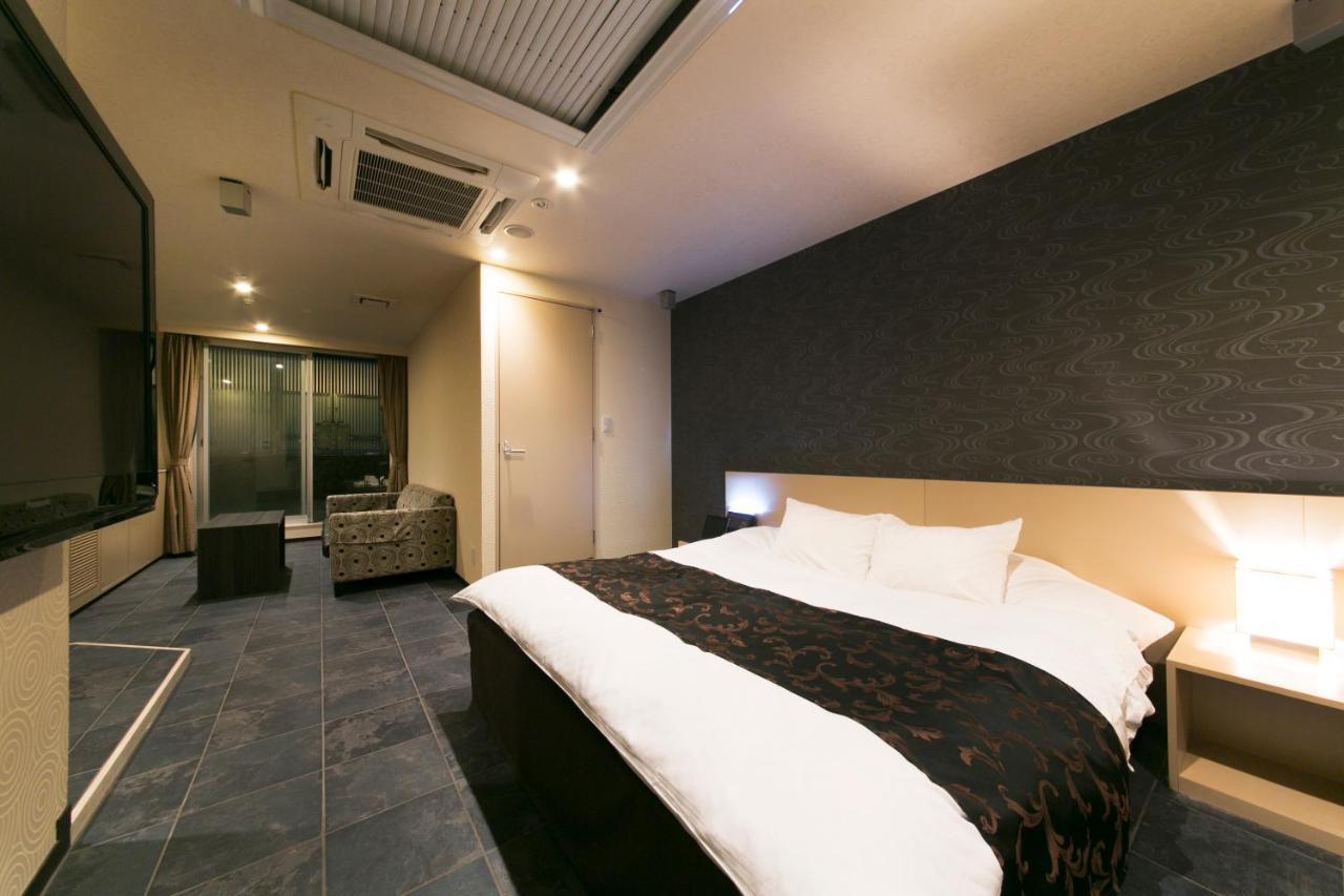 Hotel Lotus Toyonaka (Adults Only) Buitenkant foto
