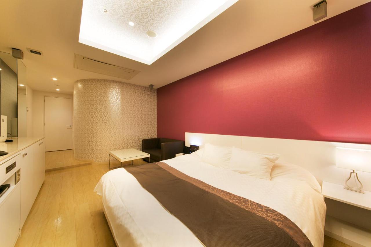 Hotel Lotus Toyonaka (Adults Only) Buitenkant foto