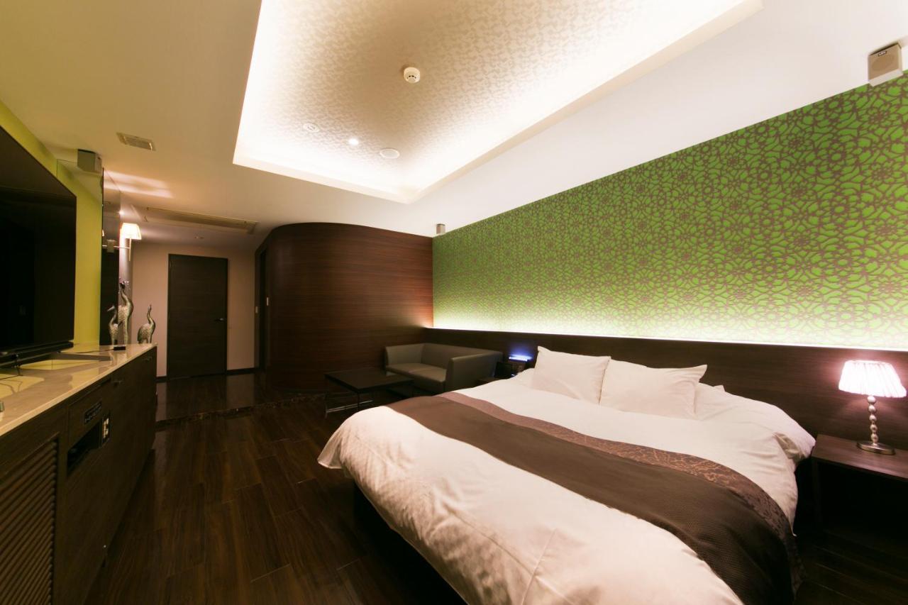 Hotel Lotus Toyonaka (Adults Only) Buitenkant foto
