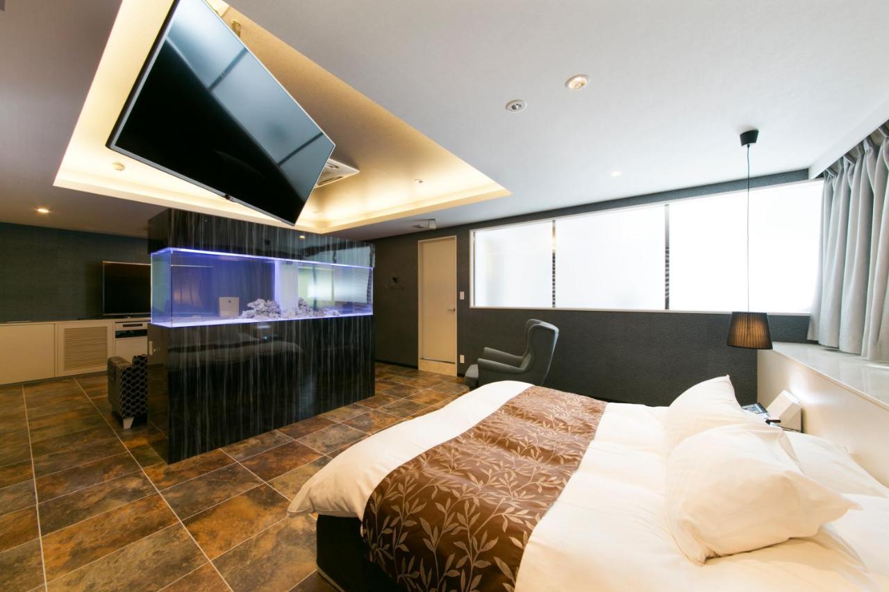 Hotel Lotus Toyonaka (Adults Only) Buitenkant foto