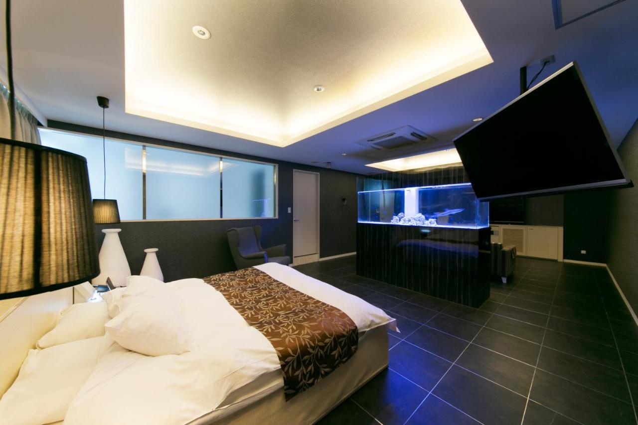 Hotel Lotus Toyonaka (Adults Only) Buitenkant foto