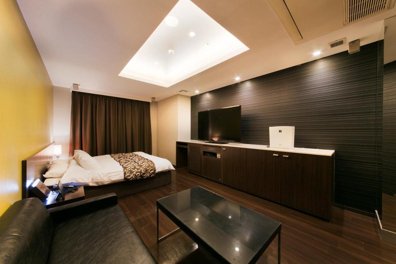 Hotel Lotus Toyonaka (Adults Only) Buitenkant foto